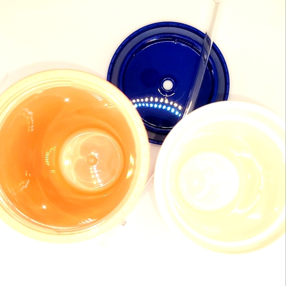 Starbucks florals medium set (one hot-no lid) (one cold w/straw) EUC - Picture 3 of 4